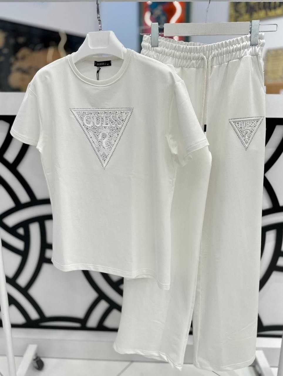 GUESS дамски сет от две части наличен от S до 2XL