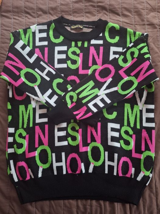 Дамски пуловер с букви нов за 20лв