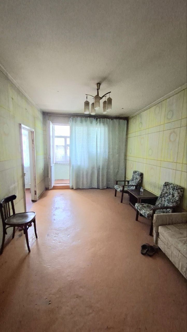 Продаётся 2/2/4 М Улугбекский р-н Ялангач м-в