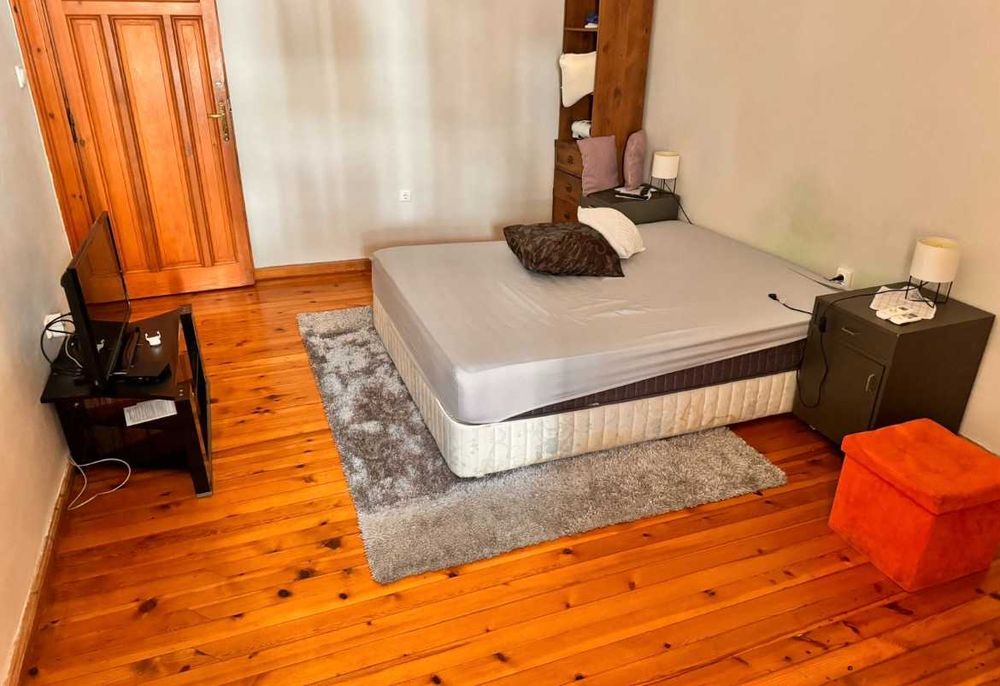 Дава се под наем Двустаен апартамент в Бургас, Център - 110 кв.м за 433.5 € - Снимка #1