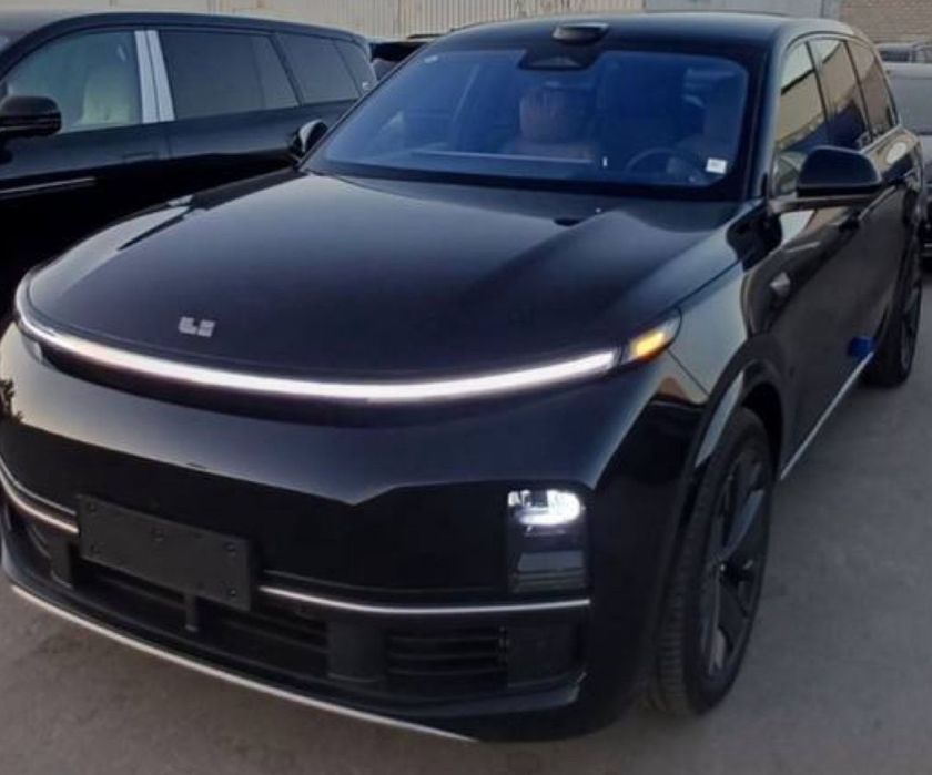 Li 7 Ultra restyling 2025/26 notarius