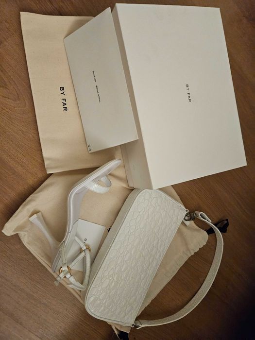 BY FAR - Бели сандали mia optic white circular croco
