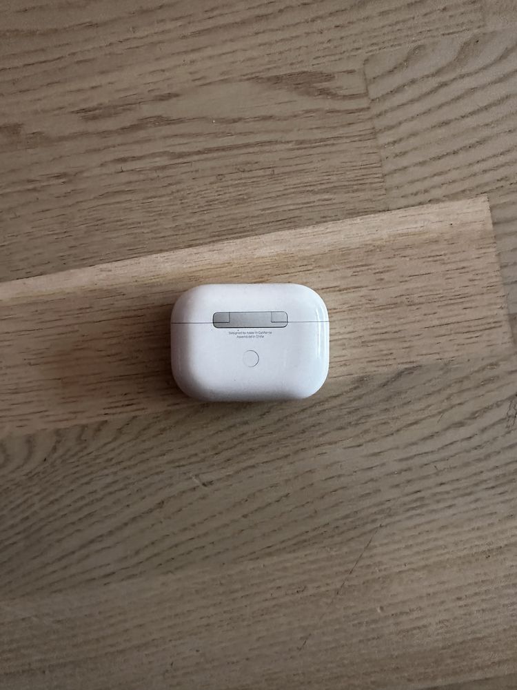 Apple Airpods Pro Gen 1 !КАТО НОВИ!