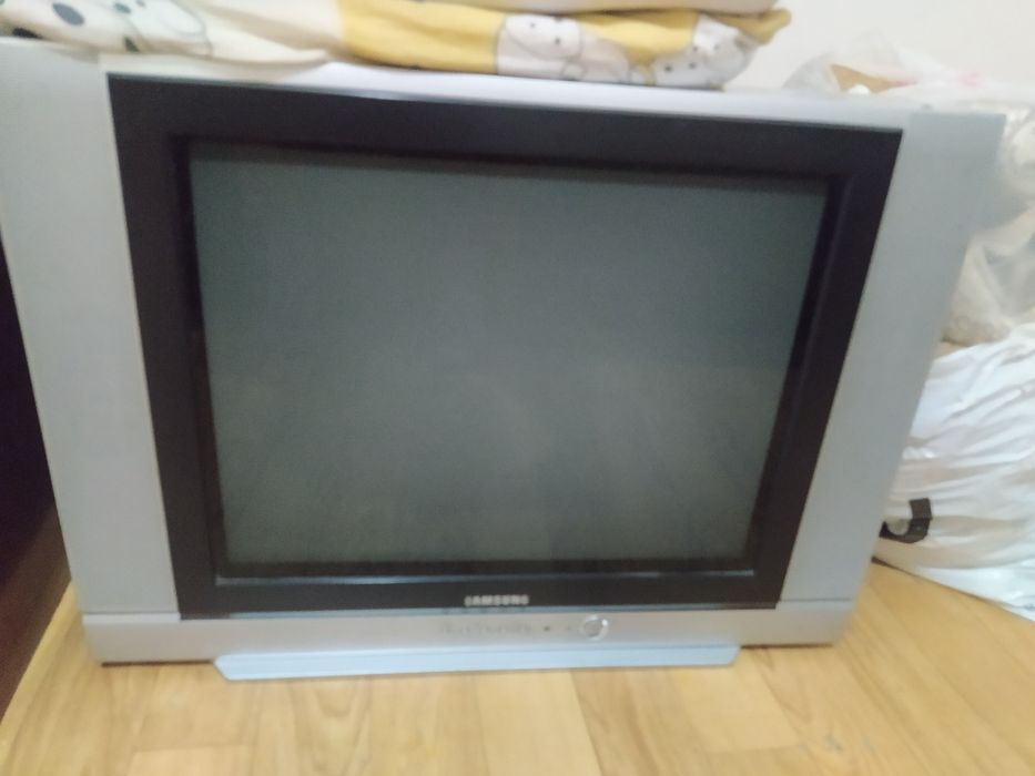 Продам телевизор с антенной