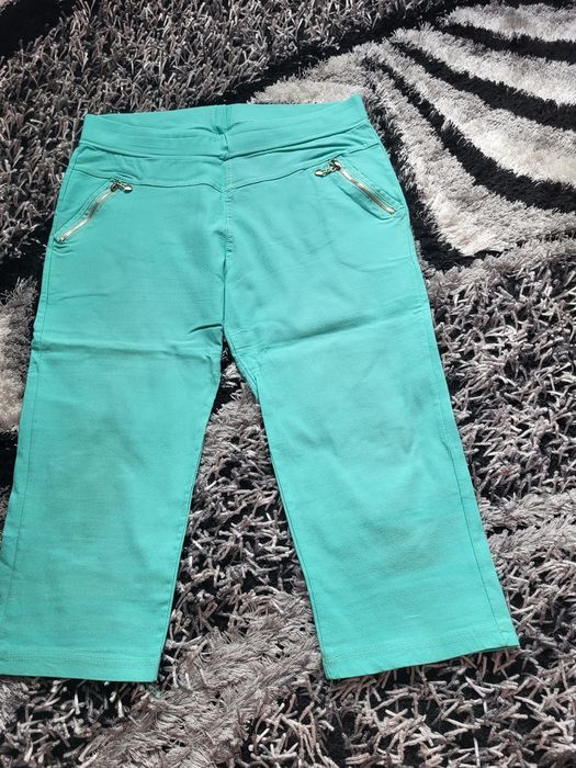 Tricouri si pantaloni