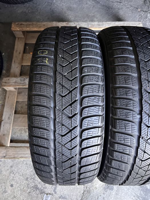 2 anvelope iarna 215/55/17 , Pirelli , 7 mm !