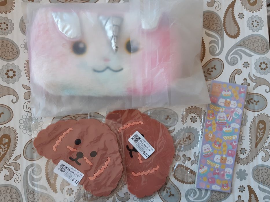 продам пенал, коврик для мышки, подставки