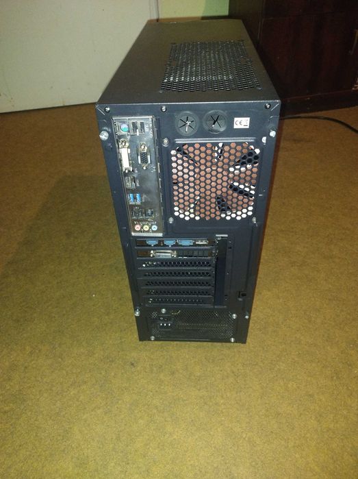 Настолен компютър в много добро състояние