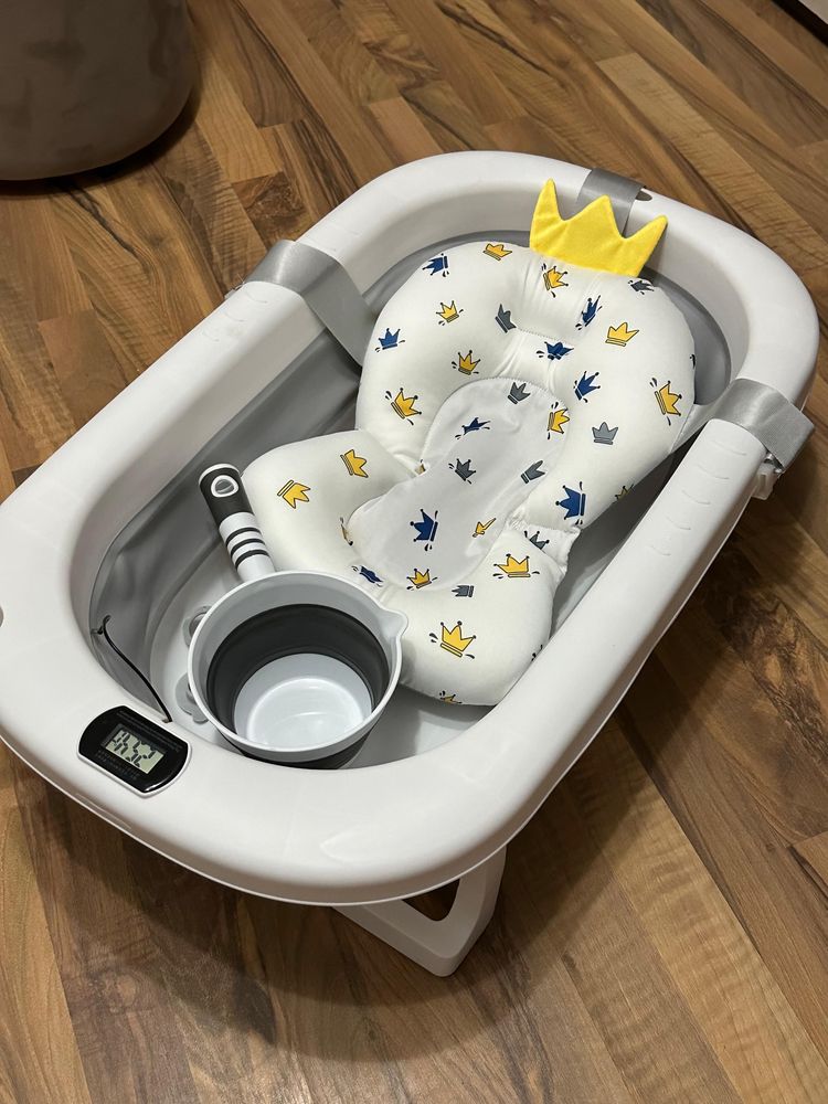 Ванночка для купания младенца с матрасиком