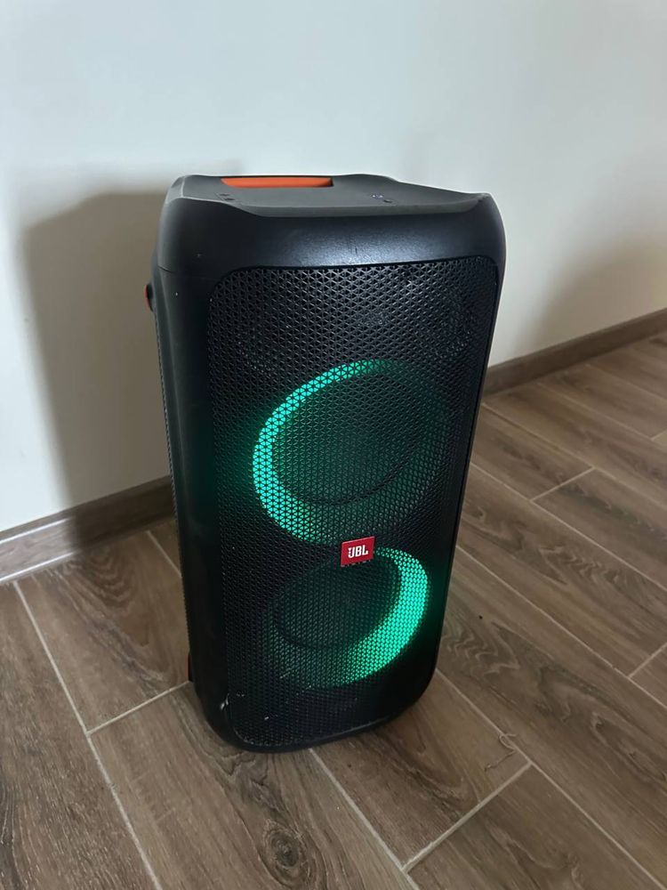 Портативная колонка JBL