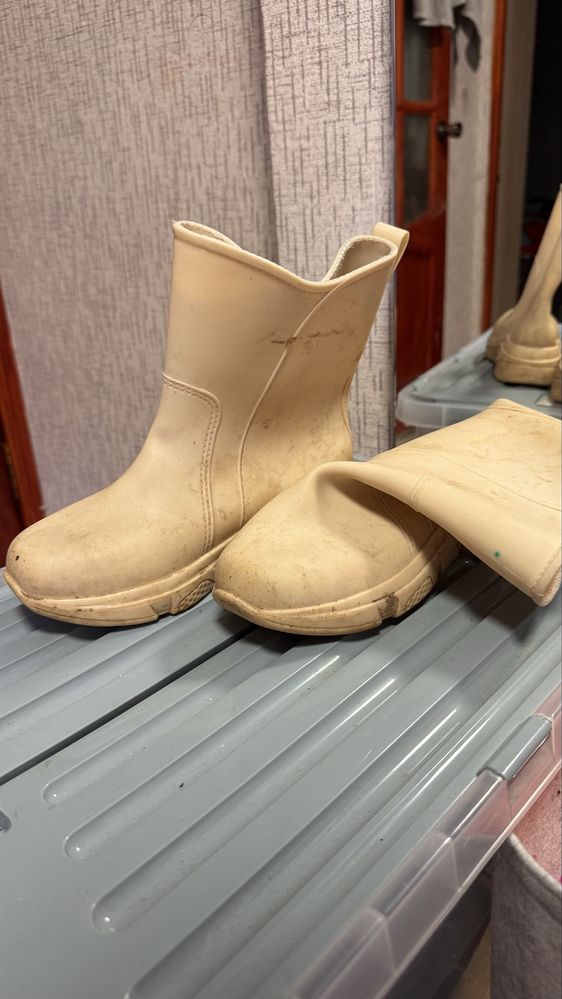 Продам женскую обувь