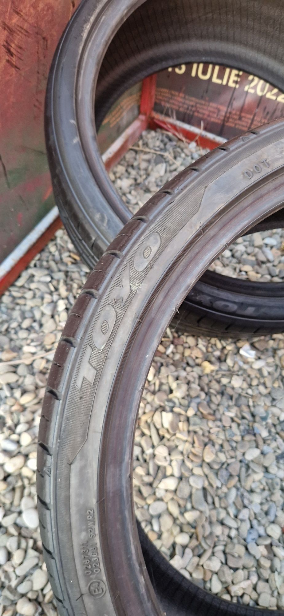 2 Anvelope Toyo 225 35 R19 de vara