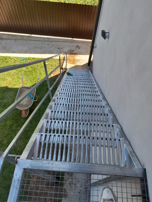 Scara metalica zincata exterioara pt  casa , beci și incendiu ISU