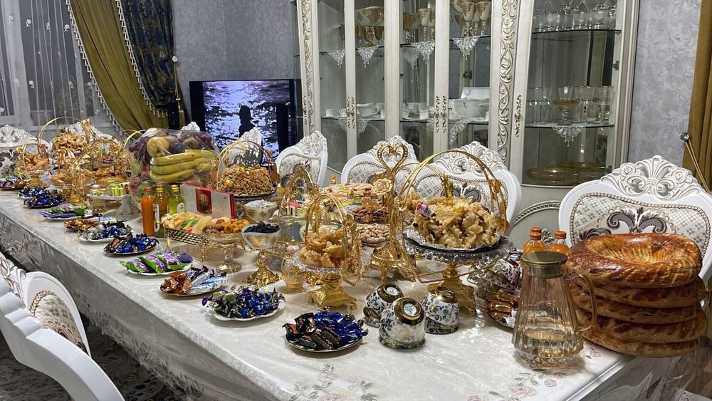 Стол со стульями 16 шт