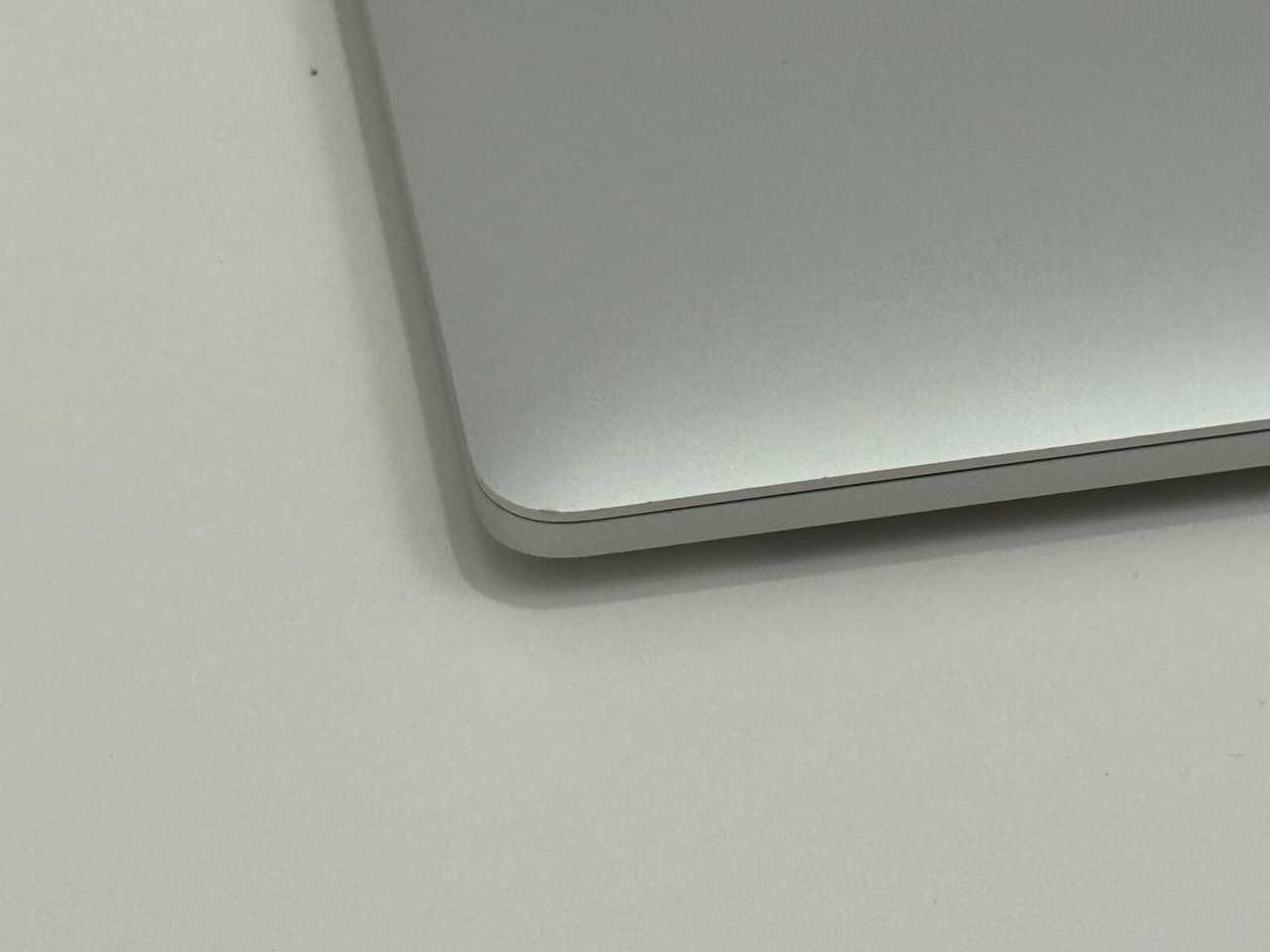 MacBook Pro 13" 2020 A2251 CPU i5 - 2GHz/16GB RAM/1TB SSD/Silver