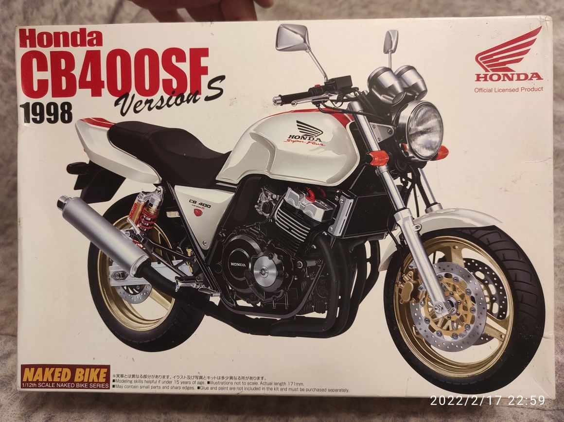 Масштабная модель 1/12 Honda CB400
