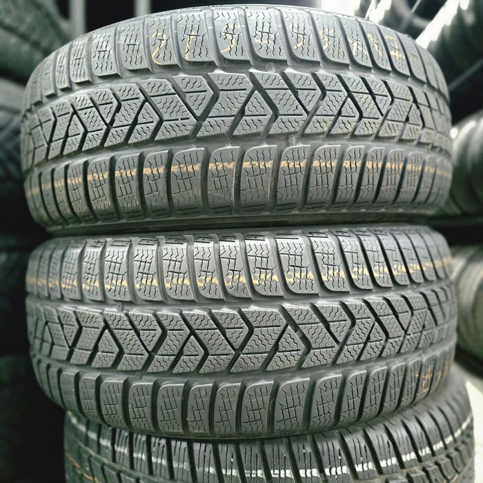 2x 215/55/17 M+S PIRELLI Stare impecabila
