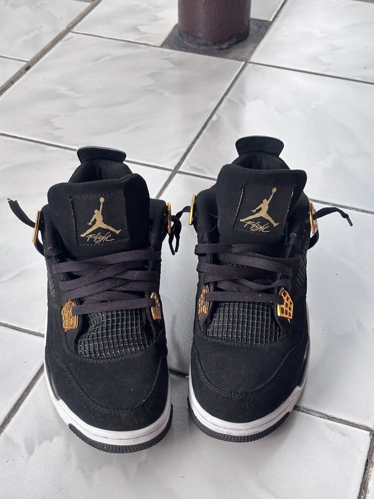Jordan 4 Royalty