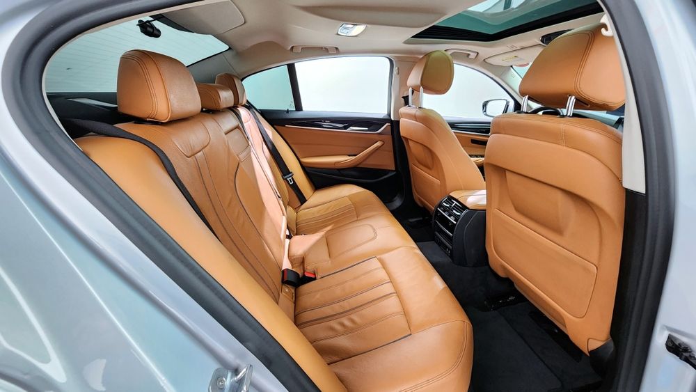 BMW 5-Series 520i Luxury