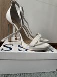 Бели сандали Guess