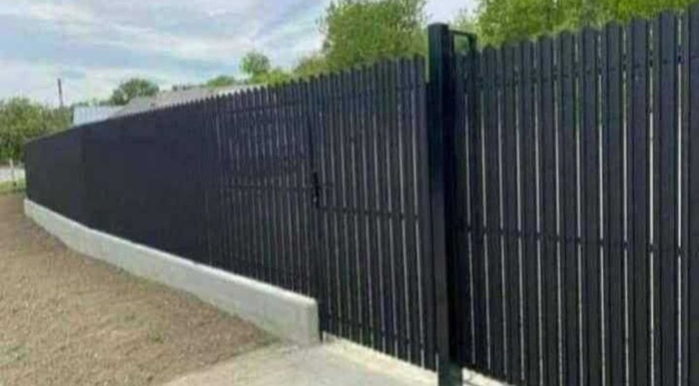 Construim garduri si porti din sipca metalica, panouri stil jaluzele,