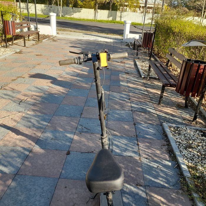 Vând trotineta electrica ninebot g30 întreținută