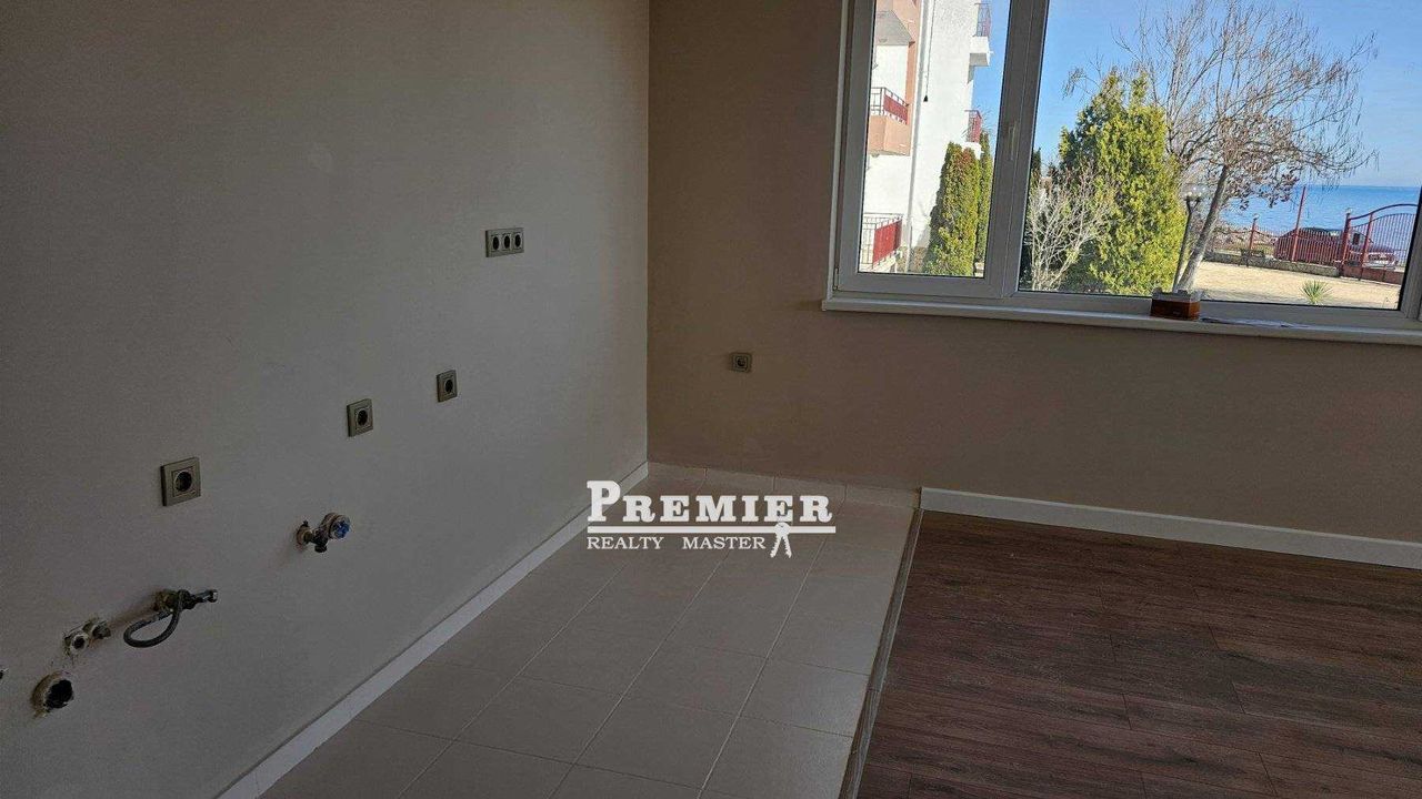 Продава се Двустаен апартамент в к.к. Слънчев бряг - 80 кв.м за 1375 €/кв.м - Снимка #1