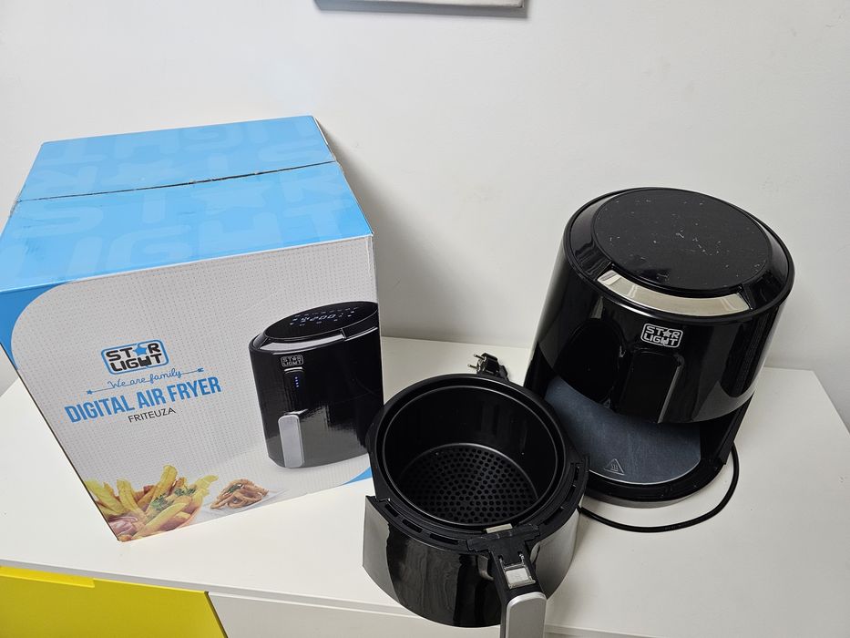 Airfryer Star - Light, 2,6L, garanție feb 2028