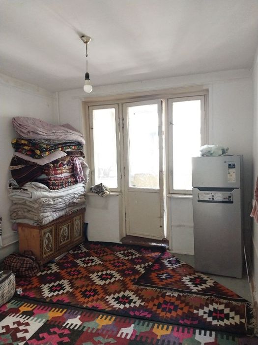 Sagdianada 2etaj 2xona kvartira sotiladi Parij marojni ruparasida