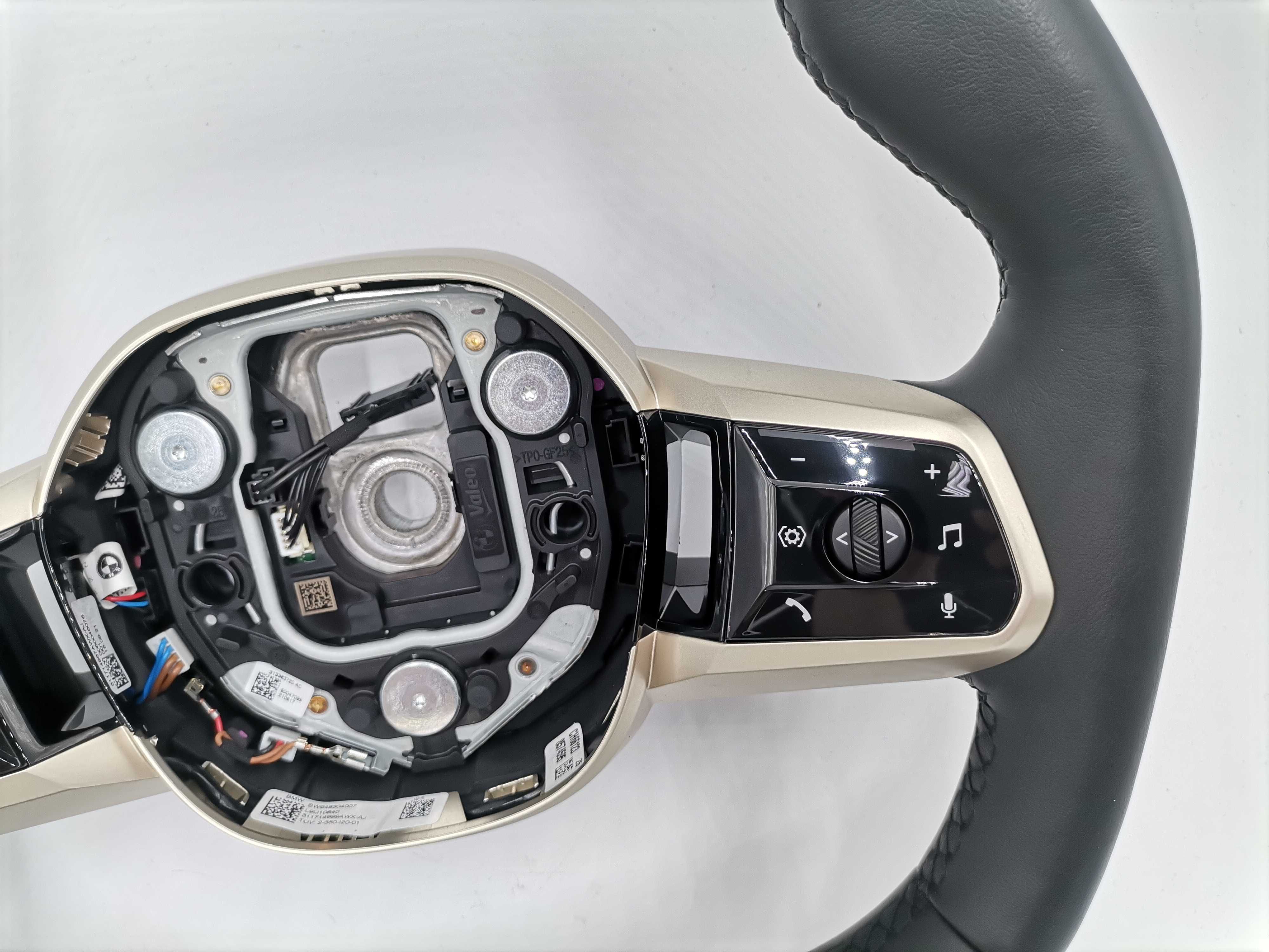 Мултифункционален Черен Кожен Волан BMW IX I20 - Перфектен