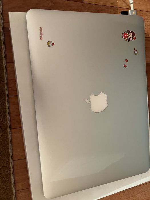 Macbook Air (13-inch 2017)