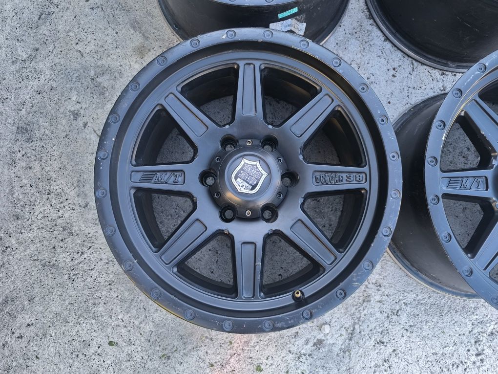 Mickey Thompson Pro 2 17 цола за Land Cruiser 6х139.7