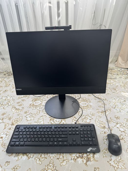 Продам моноблок Lenovo ThinkCentre M920z