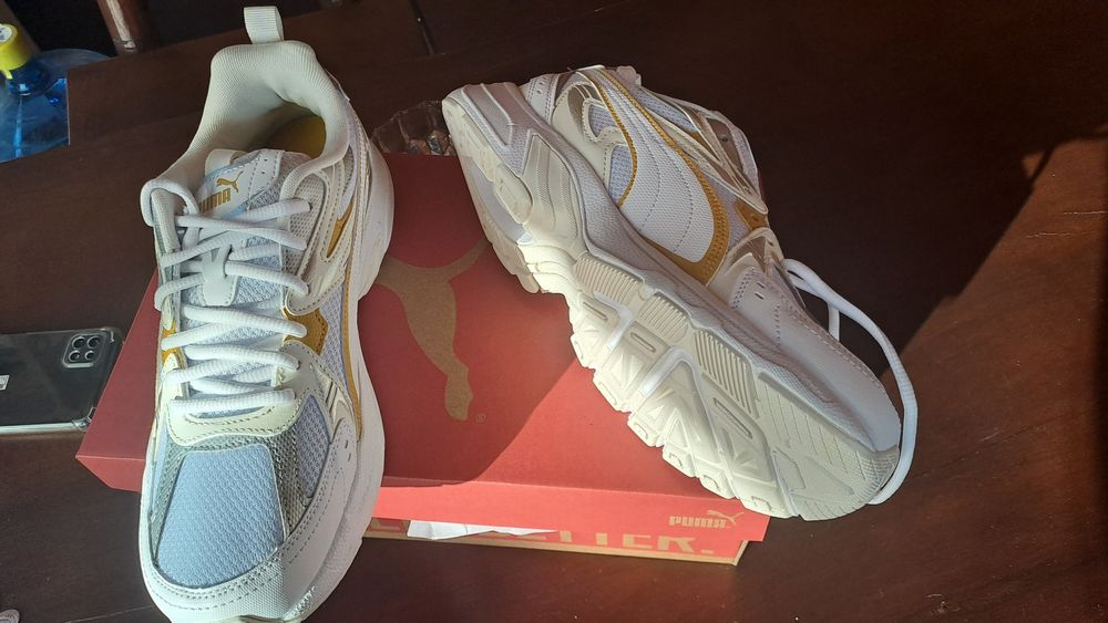 Adidasi Puma foarte frumoși