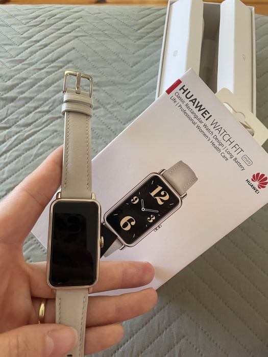 Huawei fit смарт часовник