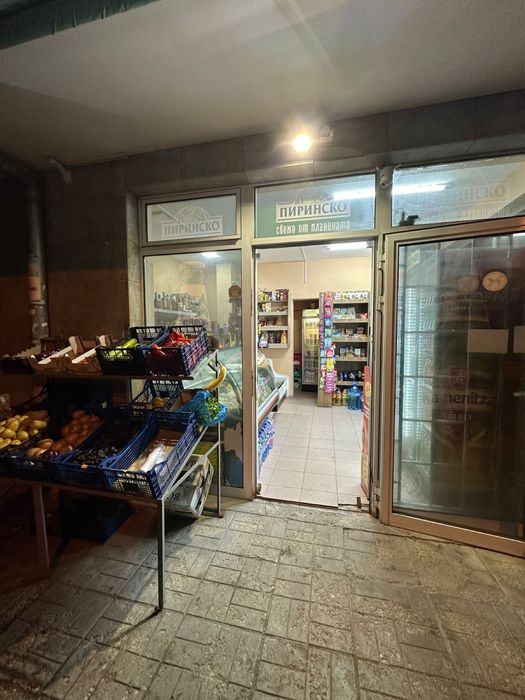 ПРОДАВА СЕ работещ хранителен магазин Варна в (кв. Бриз) !!!