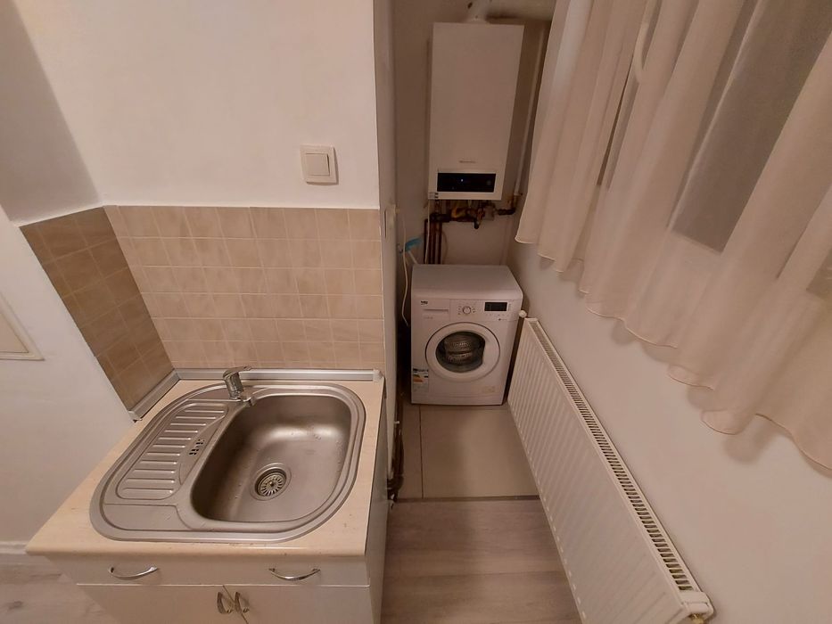 Garsonieră decomandată 34 mp, etaj 2/4, mobilată, utilată, centrală pr