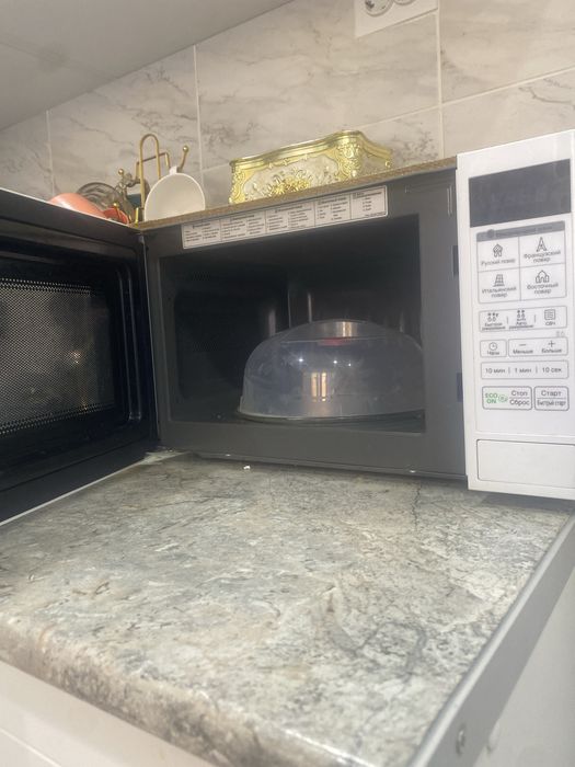 Продам микроволноую печ LG