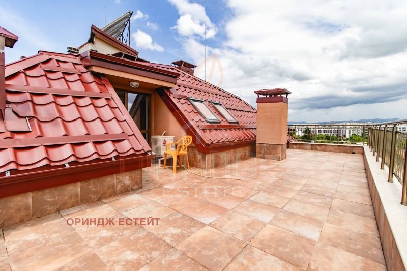 Продава се Тристаен апартамент в София, Левски - 197 кв.м за 1270 €/кв.м - Снимка #11