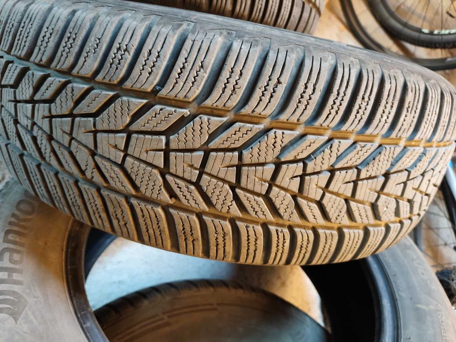 Зимни Гуми Hankook iCept Evo 3, 225/60/17, dot 2020, много запазени