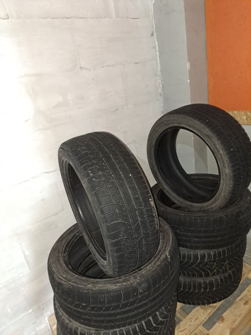Зимни гуми 17-ски 205/50R17 марка TOYO