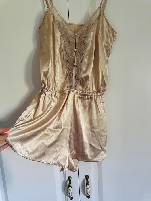 Lenjerie sexy , Victoria Secret masura S , din saten