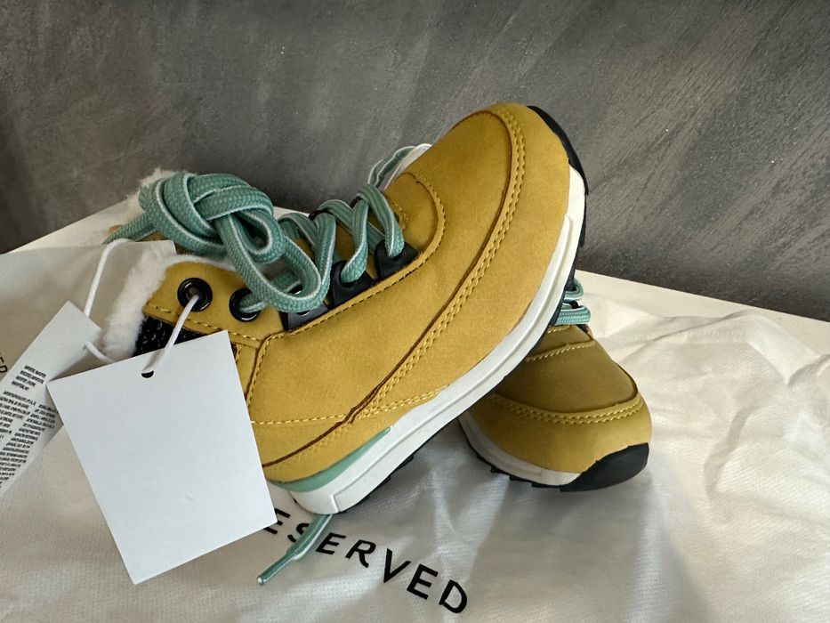 Reserved Бебешки детски зимни затворени обувки боти 22/23