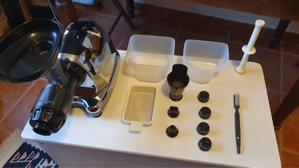 Storcator de fructe si legume OMEGA