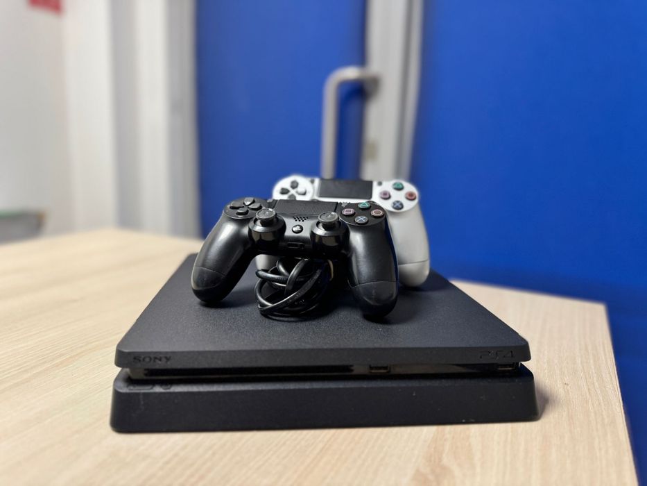 PLayStation 4 slim 2 controllere  Memorie 512Gb