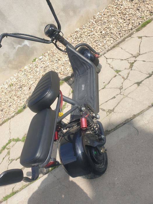 Vând sa schimb scuter mini