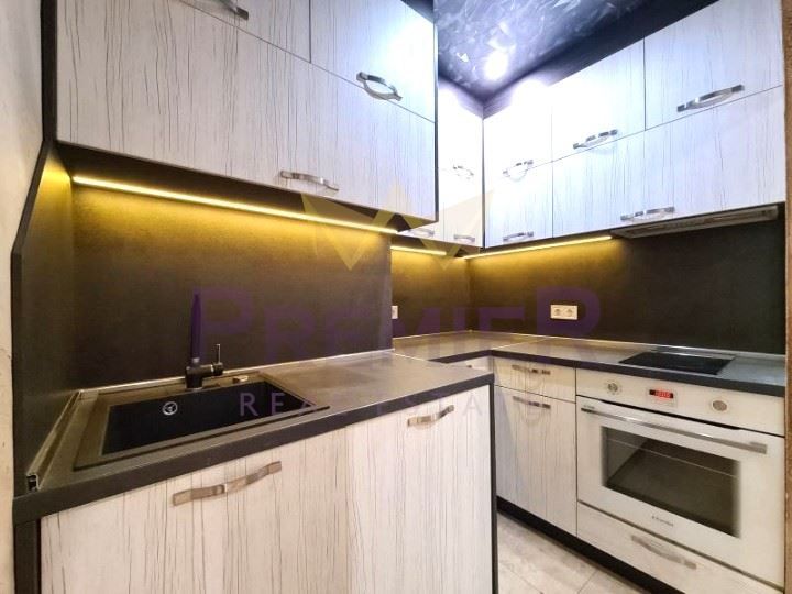 Продава се Тристаен апартамент в София, Люлин 4 - 81 кв.м за 2223 €/кв.м - Снимка #2
