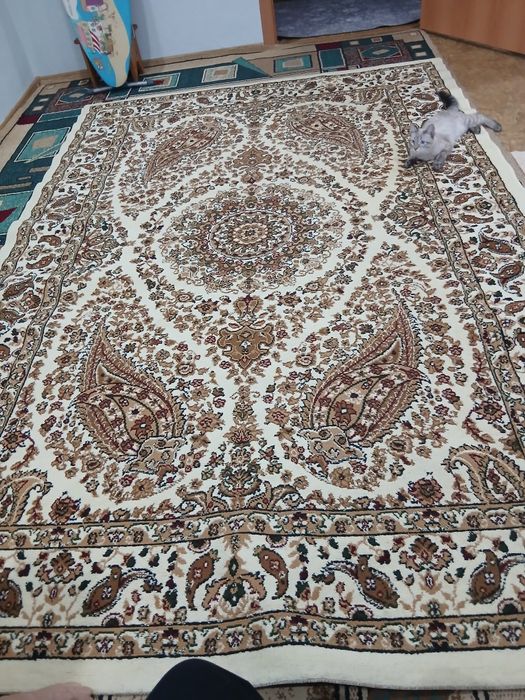 Продам ковёр в отличном состоянии