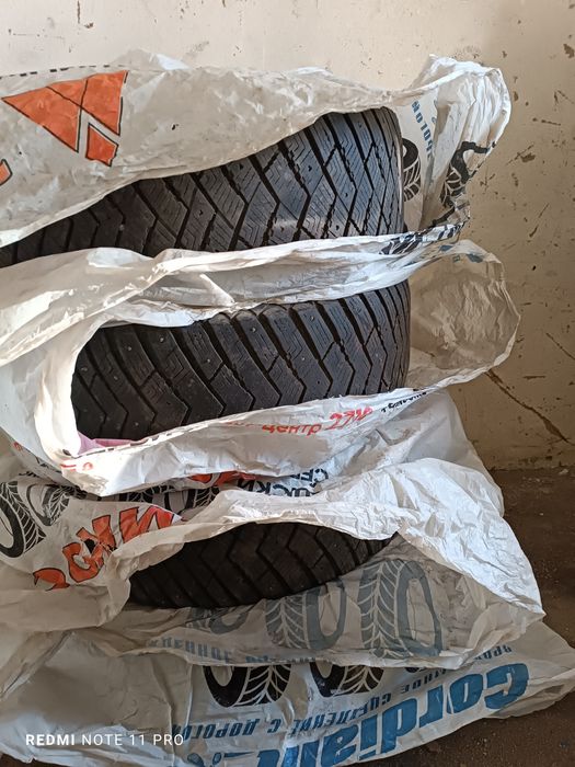 Продам 4 зимних шины
