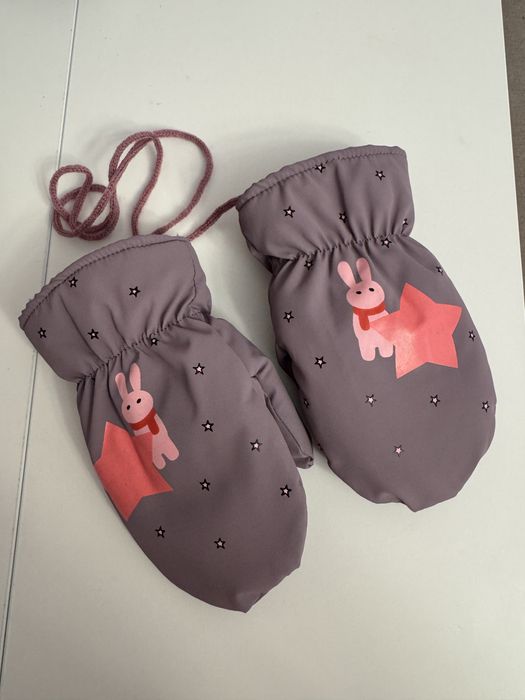 Продам новые детские не промокаемые варежки теплые с мехом!